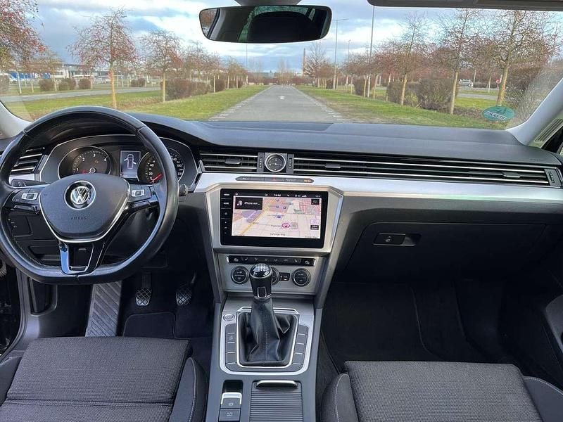Gebraucht VW Passat Comfortline 150 PS (110 kW) 2018 Schwarz Kombi