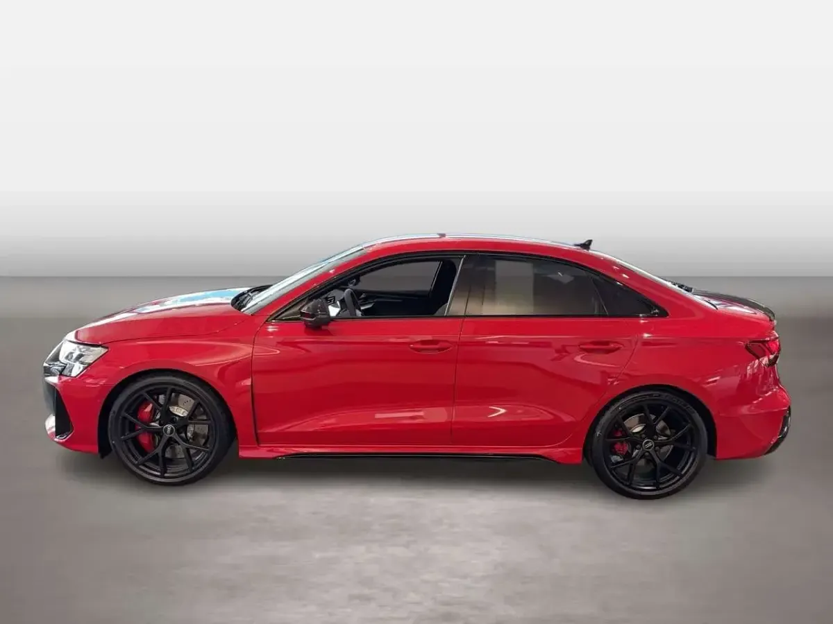 Neu Audi RS3 Sport 400 PS (294 kW) 2026 Progressivrot metallic Limousine