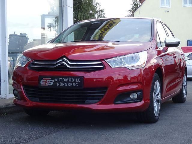 Gebraucht Citroën C4 SELECTION 114 PS (83 kW) 2014 Rot Limousine