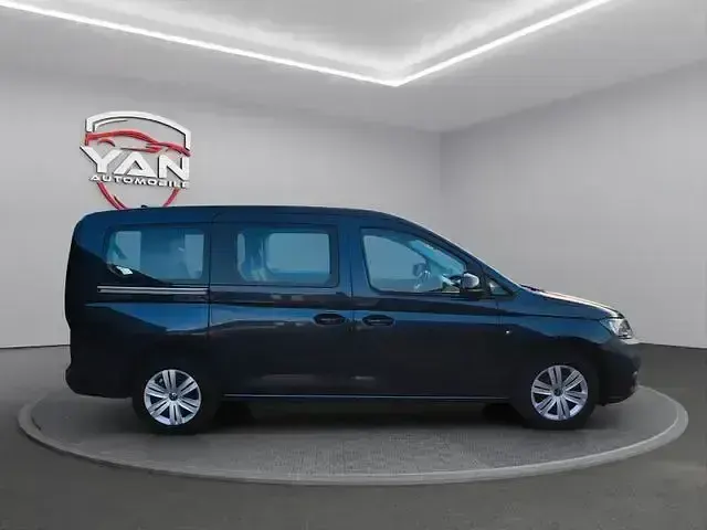Usata VW Caddy 102 CV (75 kW) 2021 Blu Monovolume