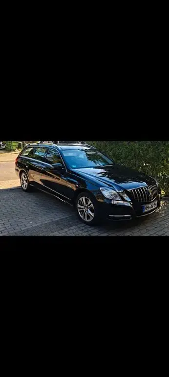 Gebraucht Mercedes E350 Avantgarde 265 PS (194 kW) 2012 Schwarz Limousine