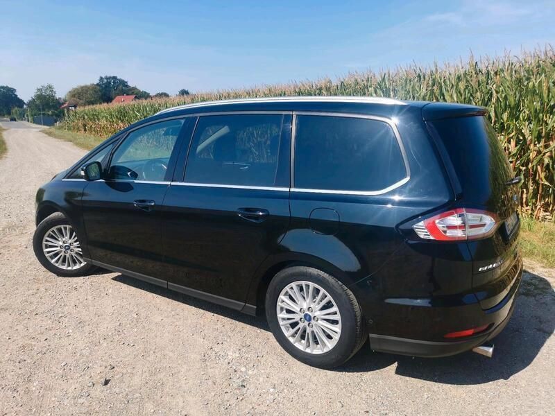 Schwarz Gebraucht 2016 Ford Galaxy Titanium Van / Kleinbus | 10.500 € (Etwas zu teuer) - Bild 1/4