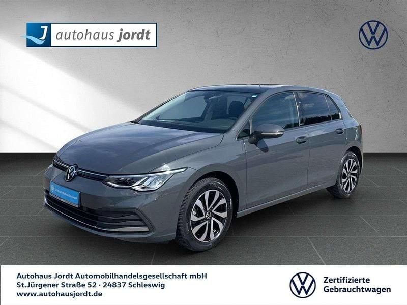 Grau Gebraucht 2021 VW Golf VIII Active Limousine | 24.530 € (Fairer Preis) - Bild 1/4