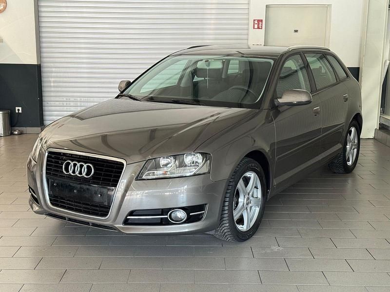 Gebraucht Audi A3 Sportback Attraction 105 PS (77 kW) 2010 Grau Kleinwagen