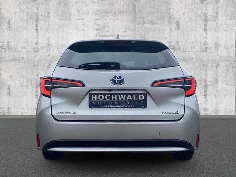 Gebraucht Toyota Corolla 122 PS (89 kW) 2019 Silber Limousine