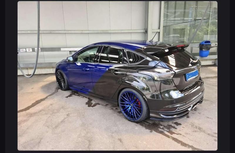 Gebraucht 2017 Ford Focus ST Limousine | 20.499 € (Teuer) - Bild 1/4