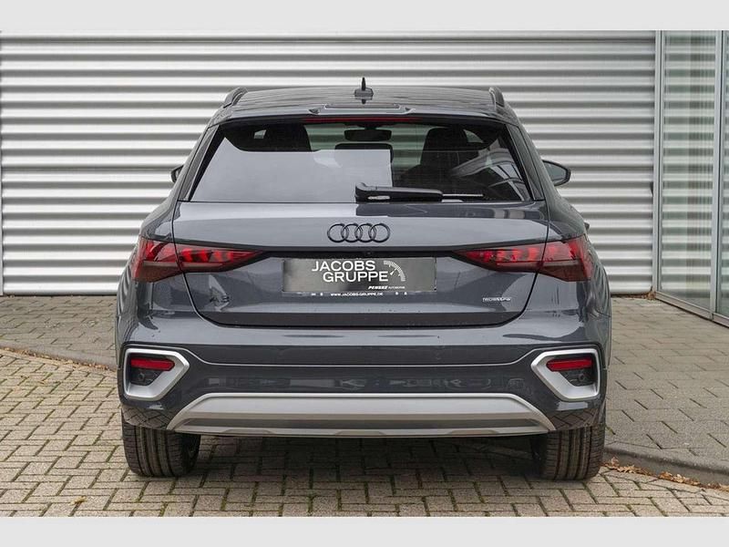 Gebraucht Audi A3 Ambiente 204 PS (150 kW) 2025 Grau Kombi