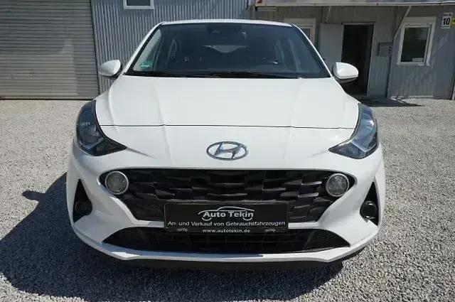 Gebraucht Hyundai i10 Select 67 PS (49 kW) 2023 Weiß Kleinwagen