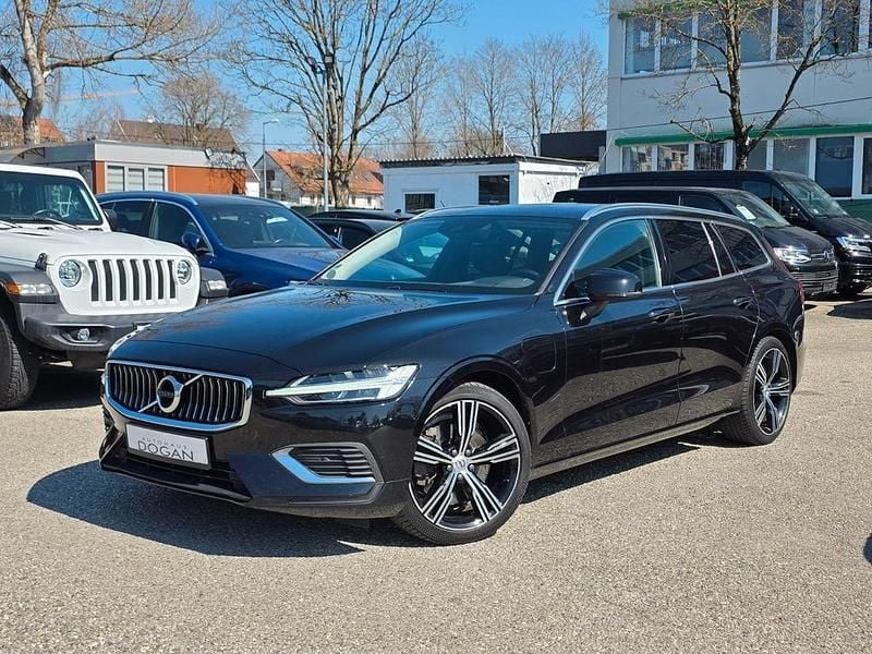 Onyx black / metallic Gebraucht 2022 Volvo V60 Plus Kombi | 25.490 € (Fairer Preis) - Bild 1/4