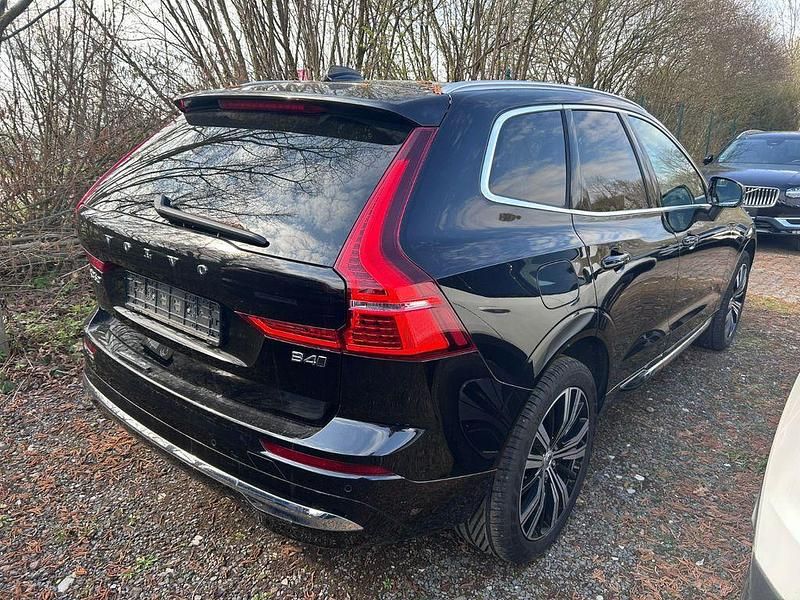 Gebraucht Volvo XC60 Plus 197 PS (144 kW) 2023 Schwarz SUV
