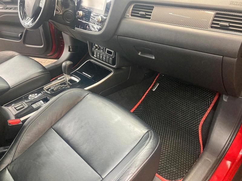 Rot Gebraucht 2021 Mitsubishi Outlander SUV | 23.000 € - Bild 1/4