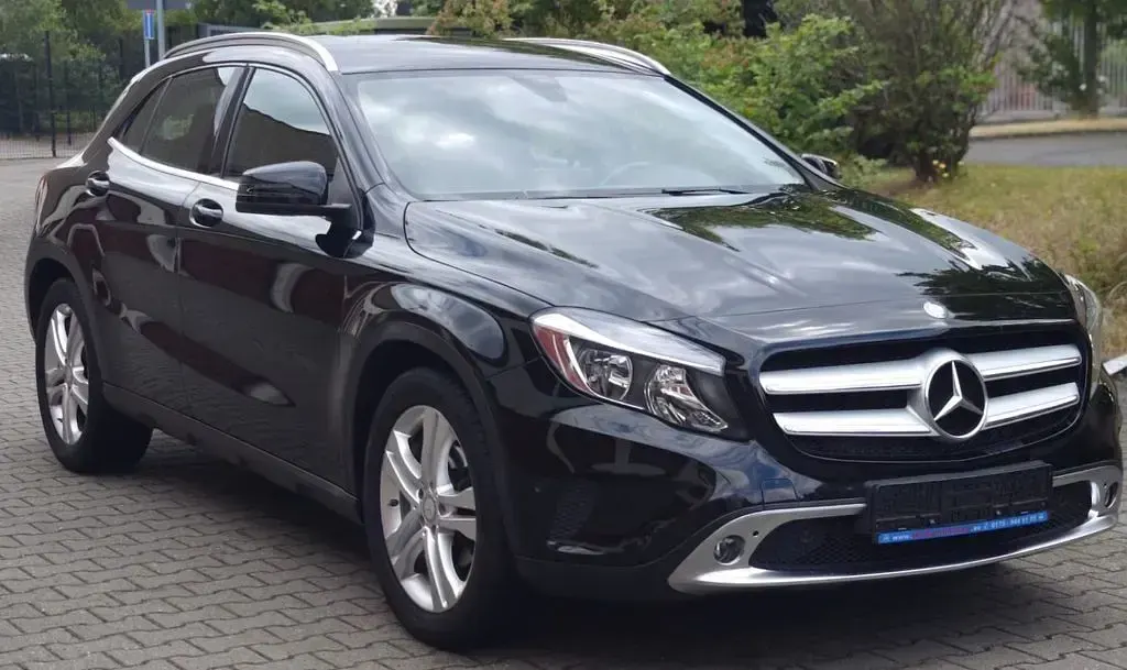 Gebraucht Mercedes GLA220 177 PS (130 kW) 2016 Schwarz SUV