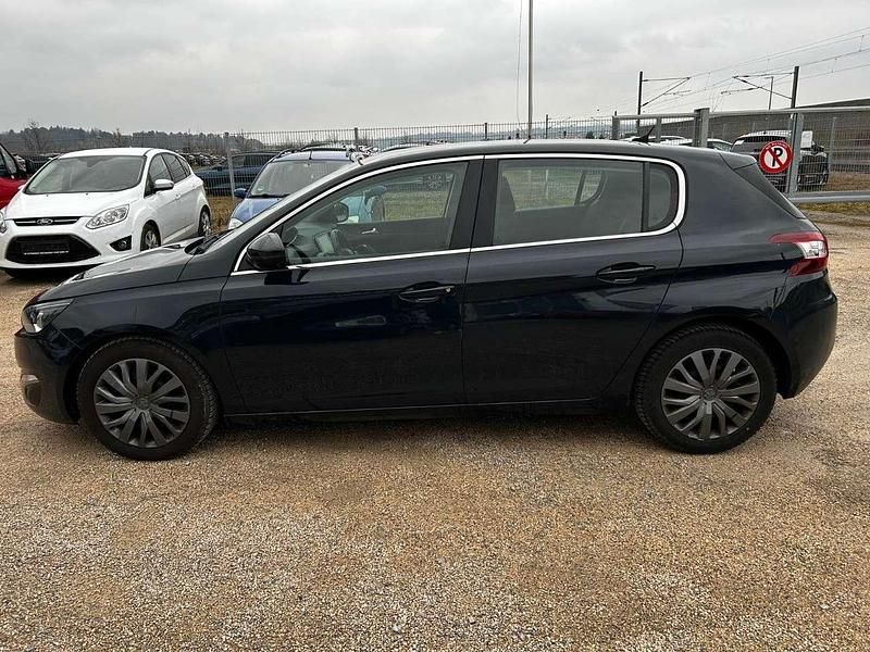 Gebraucht Peugeot 308 Allure 150 PS (110 kW) 2015 Grau Limousine