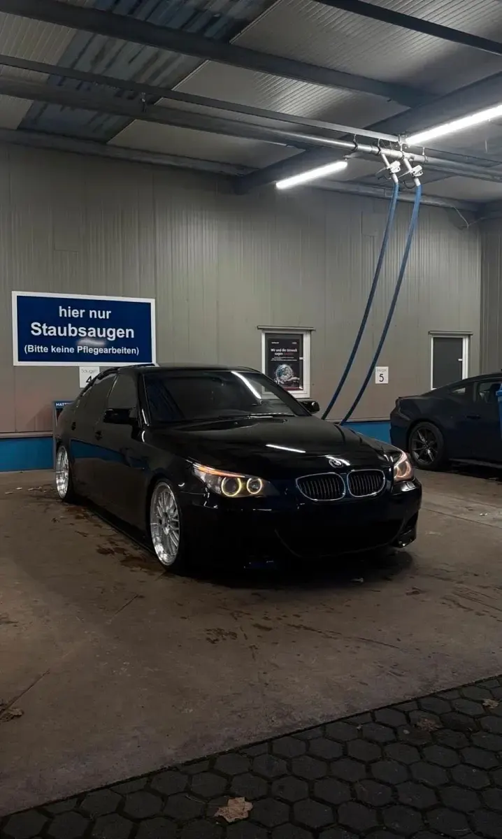 Gebraucht BMW 545 333 PS (244 kW) 2004 Schwarz Limousine