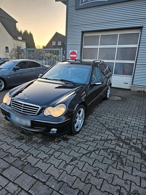 Gebraucht Mercedes C220 150 PS (110 kW) 2005 Schwarz Kombi