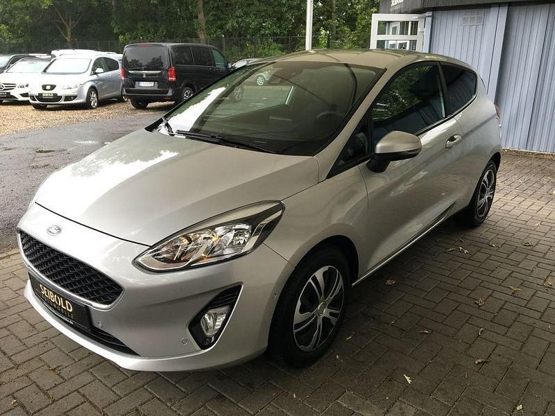 Silber Gebraucht 2018 Ford Fiesta Cool & Connect Kleinwagen | 9.980 € (Fairer Preis) - Bild 1/4