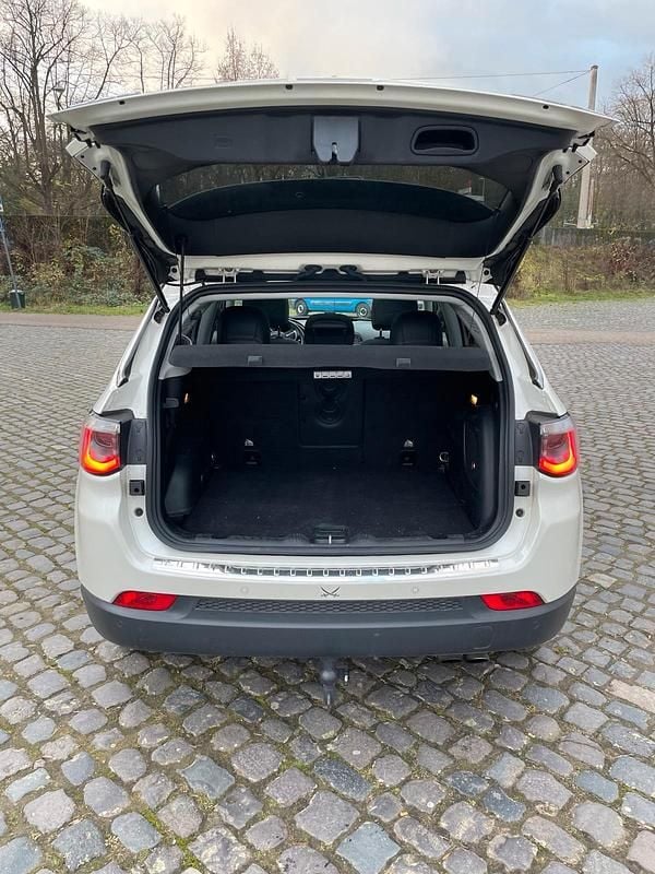 Gebraucht Jeep Compass Limited 170 PS (125 kW) 2018 Weiß SUV