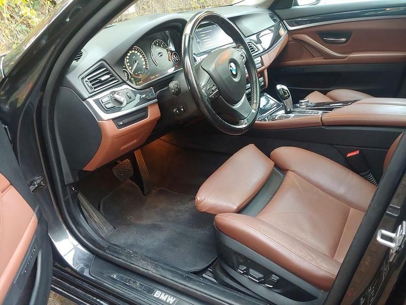 Grau Gebraucht 2011 BMW 528 Kombi | 9.900 € (Fairer Preis) - Bild 1/4