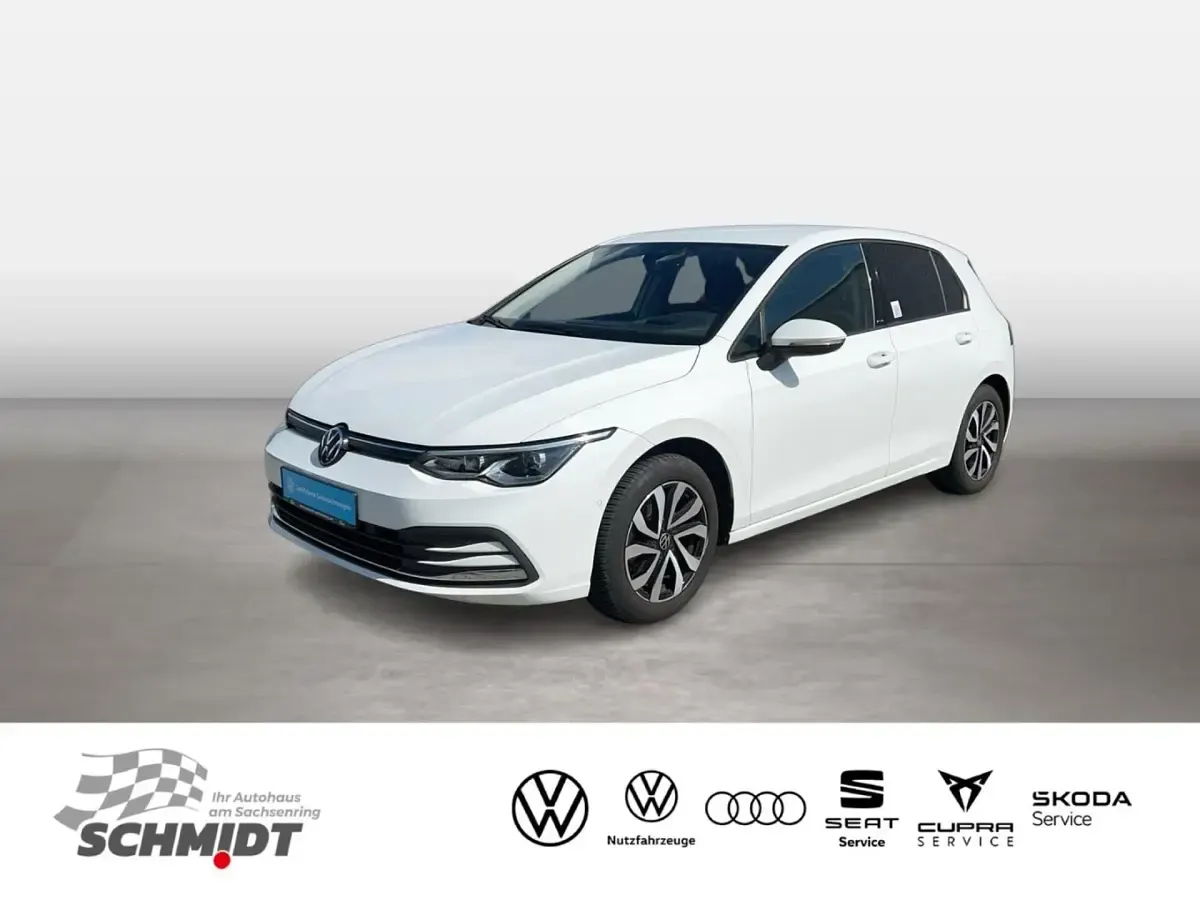 Gebraucht VW Golf VIII Active 150 PS (110 kW) 2023 Weiß Limousine