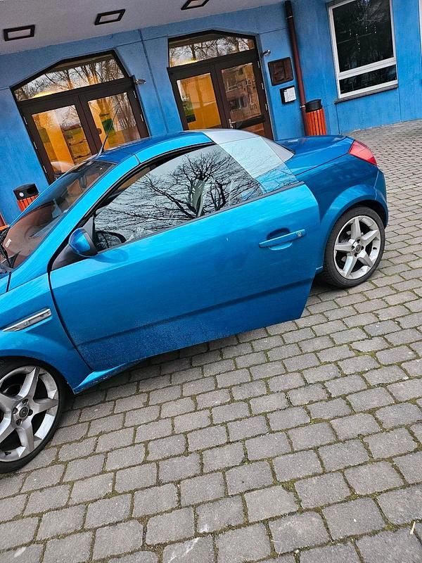 Blau Gebraucht 2005 Opel Tigra Cabrio | 3.500 € - Bild 1/4