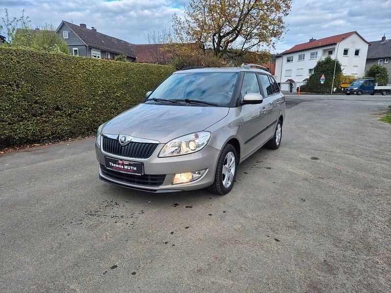 Gebraucht Skoda Fabia Elegance 90 PS (66 kW) 2014 Gold Kombi