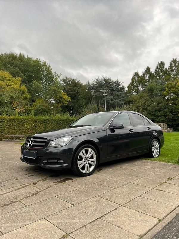 Schwarz Gebraucht 2013 Mercedes C220 Limousine | 9.000 € (Fairer Preis) - Bild 1/4