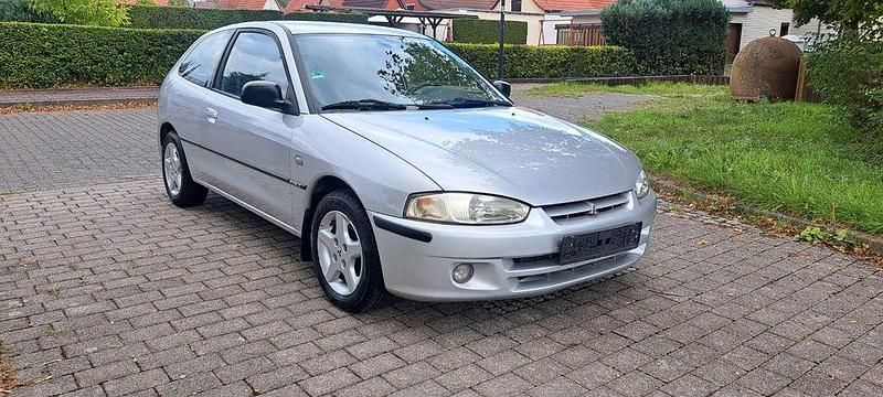 Silber Gebraucht 2002 Mitsubishi Colt Limousine | 2.200 € (Fairer Preis) - Bild 1/4