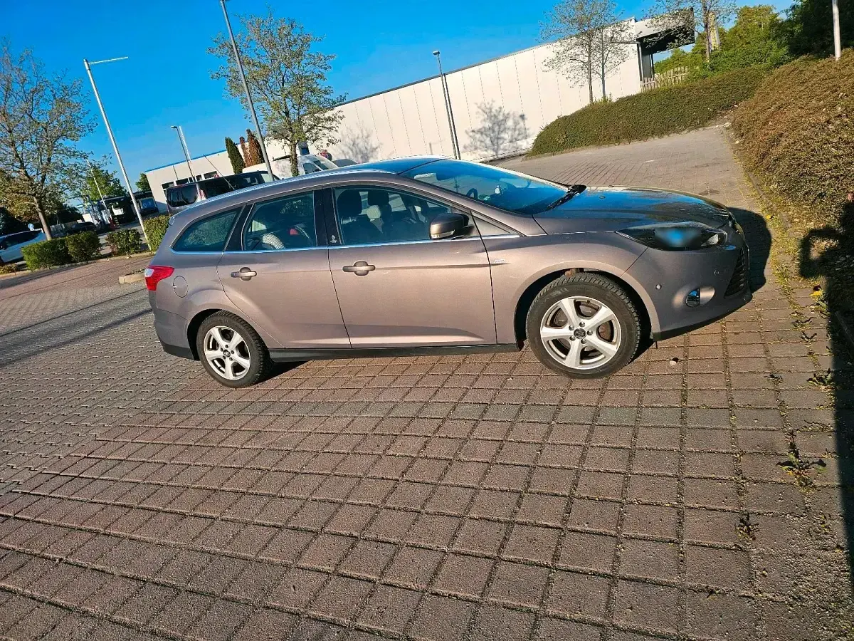 Gebraucht Ford Focus 125 PS (91 kW) 2012 Braun Kombi