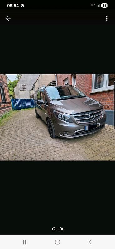 Grau Gebraucht 2018 Mercedes Vito Kombi | 26.999 € - Bild 1/4
