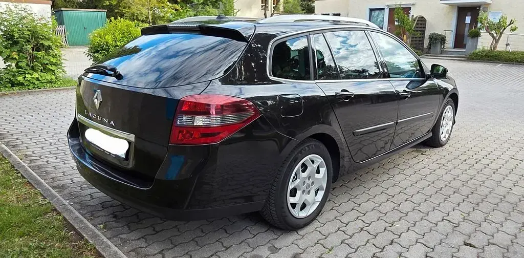 Gebraucht Renault Laguna GrandTour Expression 140 PS (102 kW) 2012 Schwarz Kombi