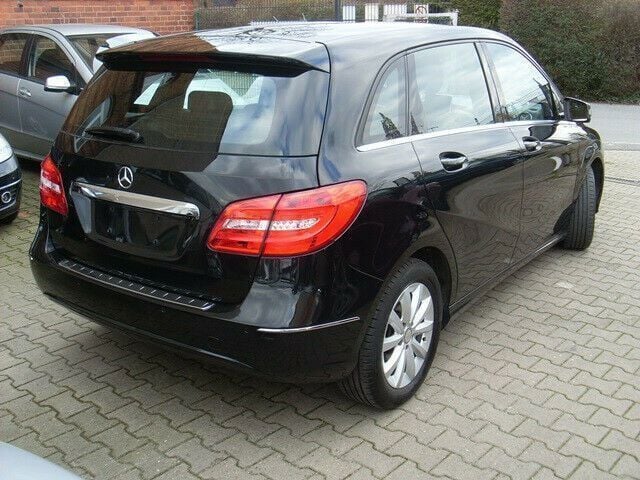 Gebraucht Mercedes B200 156 PS (114 kW) 2012 Schwarz metallic Van / Kleinbus