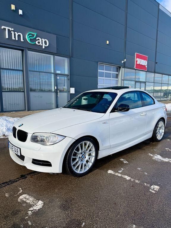 Gebraucht BMW 135 Performance 326 PS (239 kW) 2013 Weiß Kleinwagen