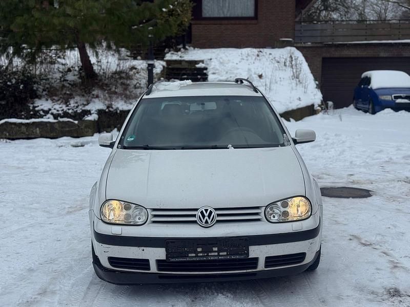 Gebraucht VW Golf IV 100 PS (73 kW) 2003 Weiß Kombi