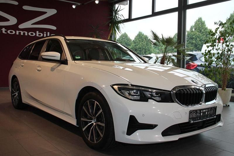 Weiß Gebraucht 2020 BMW 330 Advantage Kombi | 28.500 € (Fairer Preis) - Bild 1/4