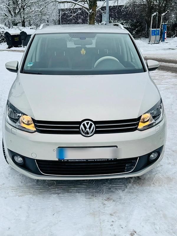 Silber Gebraucht 2014 VW Touran Life Van / Kleinbus | 7.500 € (Guter Preis) - Bild 1/4