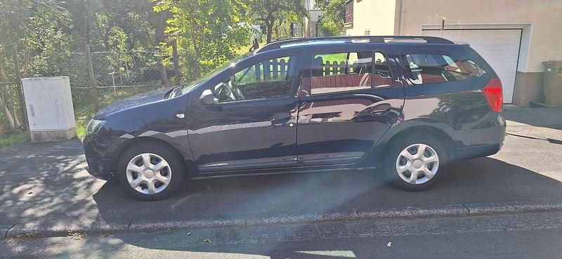 Blau Gebraucht 2013 Dacia Logan MCV Lauréate Kombi | 2.950 € (Superpreis) - Bild 1/4