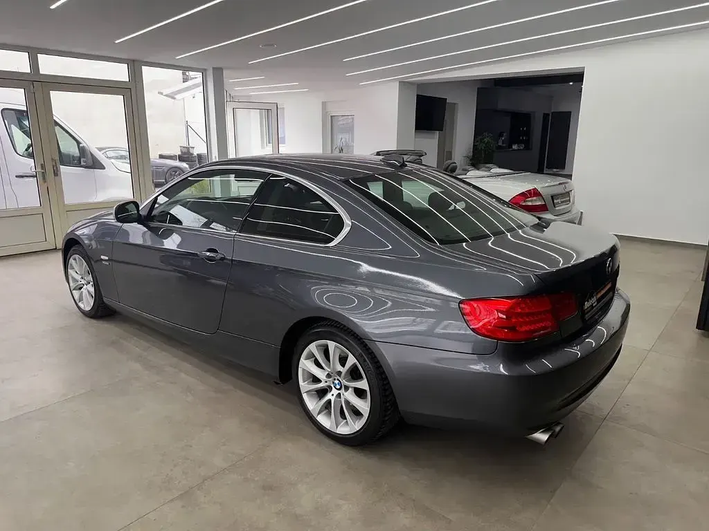 Gebraucht BMW 330 Comfort Edition 245 PS (180 kW) 2013 Mineralgrau Coupé
