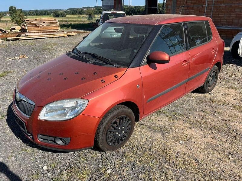 Orange Gebraucht 2009 Skoda Fabia Limousine | 999 € (Superpreis) - Bild 1/4