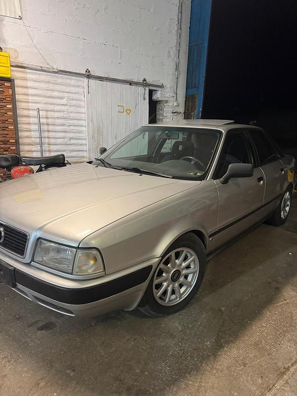 Second-hand Audi 80 90 CP (66 kW) 1994 Argintiu Berlinǎ