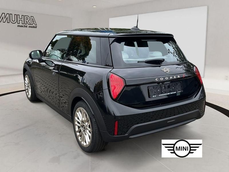 Gebraucht Mini Cooper S 204 PS (150 kW) 2024 Midnight black metallic Kleinwagen