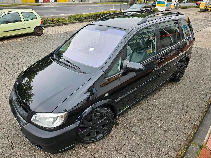 Schwarz Gebraucht 2002 Opel Zafira OPC Van / Kleinbus | 4.000 € - Bild 1/4