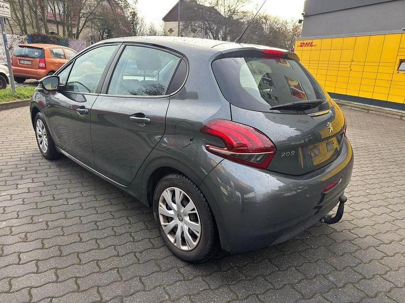 Gebraucht Peugeot 208 Active 82 PS (60 kW) 2017 Grau Kleinwagen