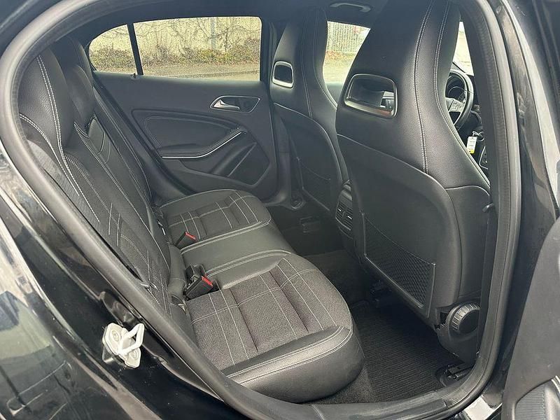 Gebraucht Mercedes GLA200 136 PS (100 kW) 2016 Schwarz SUV