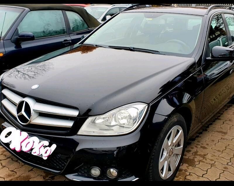 Schwarz Gebraucht 2012 Mercedes C200 Kombi | 5.200 € - Bild 1/4