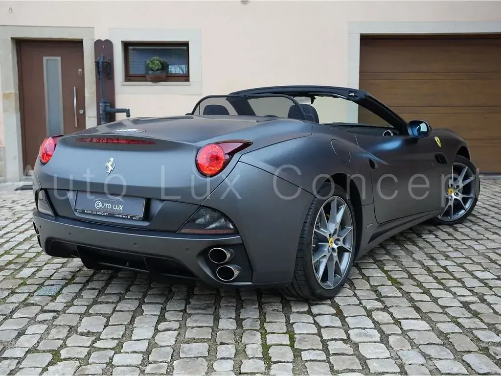 Second-hand Ferrari California 460 CP (338 kW) 2011 Gri Cabrio