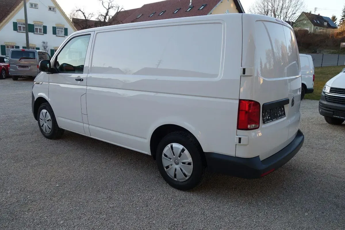 Gebraucht VW Transporter 150 PS (110 kW) 2021 Weiß Van