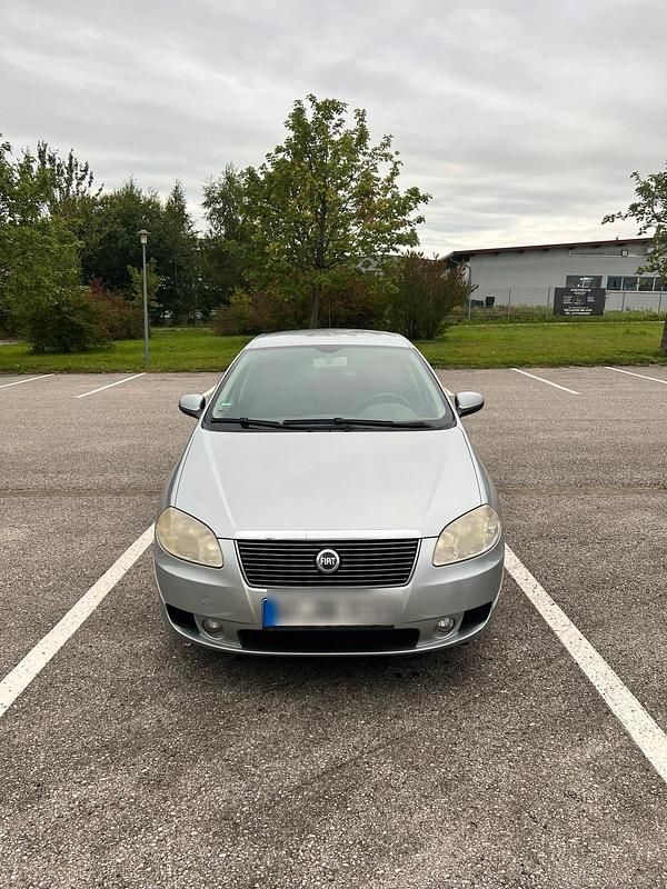 Silber Gebraucht 2005 Fiat Croma Kombi | 1.599 € (Fairer Preis) - Bild 1/4