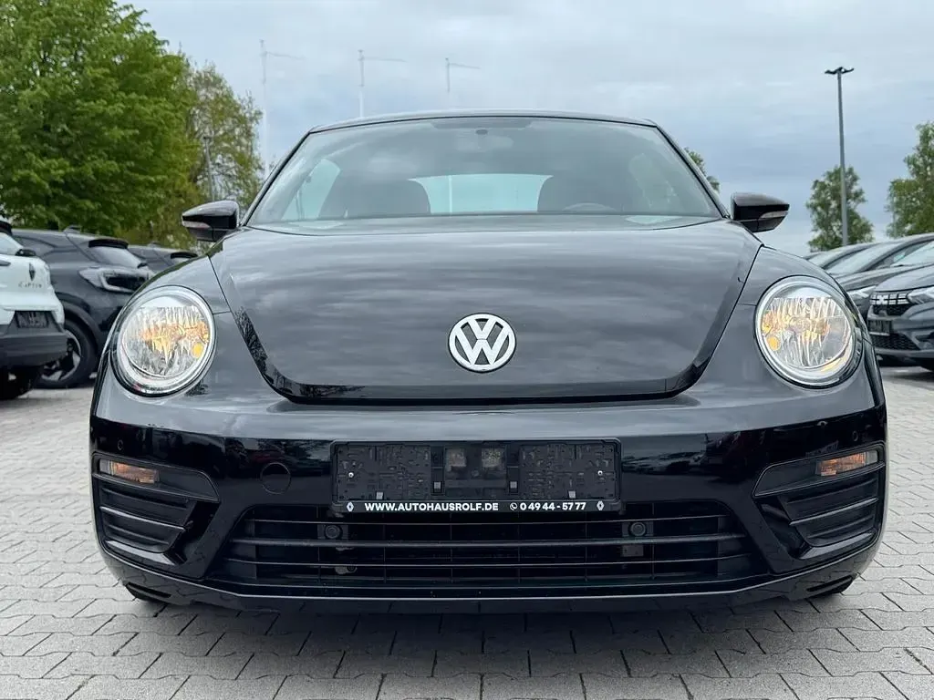 Gebraucht VW Beetle Basis 105 PS (77 kW) 2017 Schwarz Kleinwagen