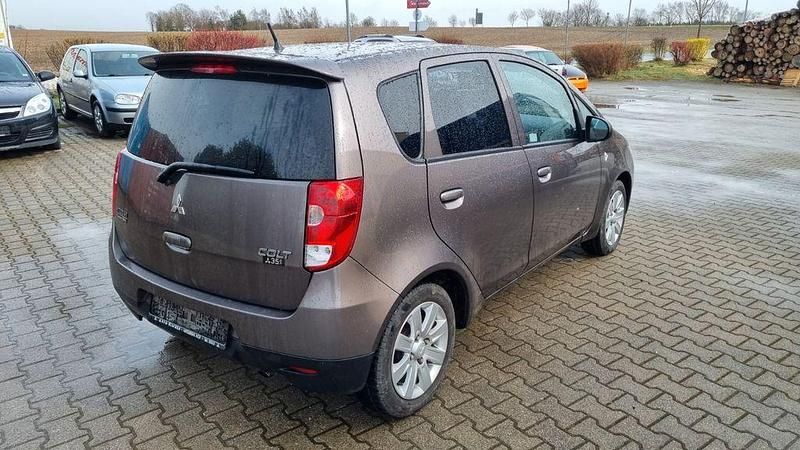 Gebraucht Mitsubishi Colt 95 PS (69 kW) 2012 Braun Kleinwagen