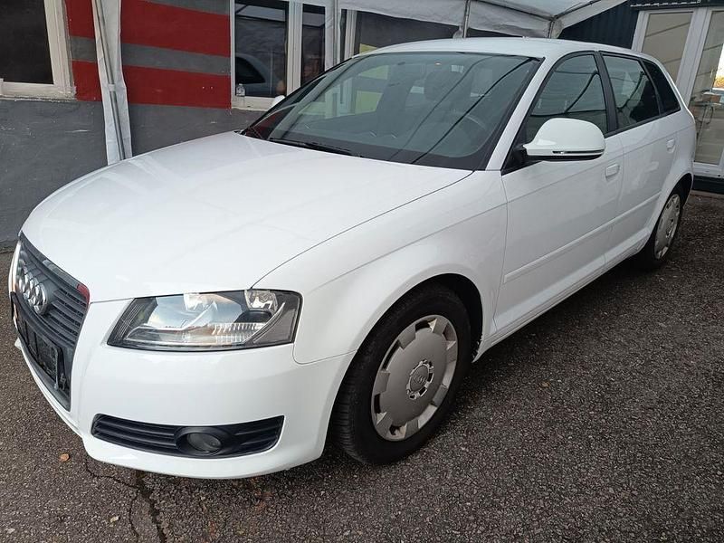 Weiß Gebraucht 2010 Audi A3 Ambition Limousine | 4.999 € (Fairer Preis) - Bild 1/4